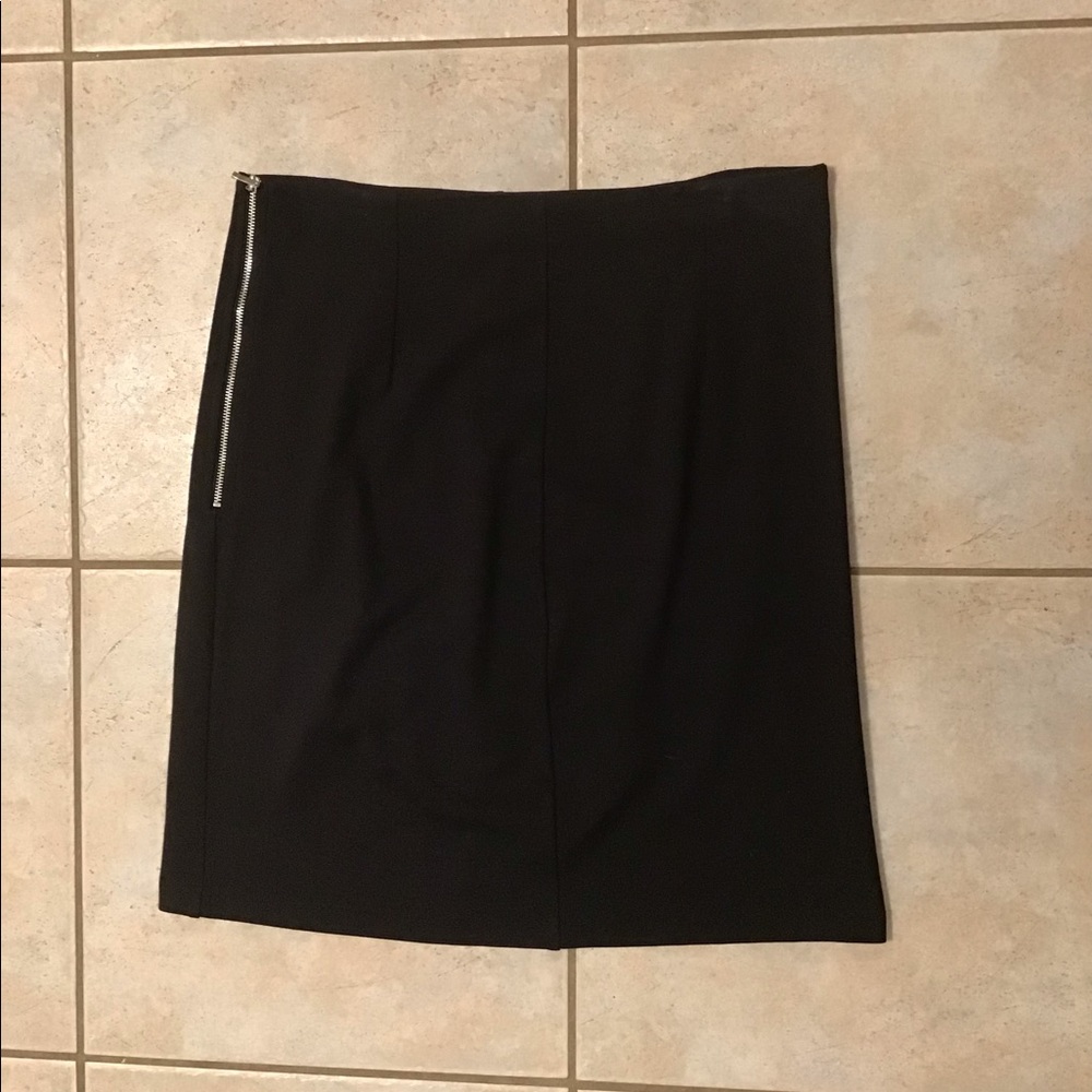 ✨✨ “Part Two” Black Skirt w/ Metal Zipper 31” Waist ✨✨